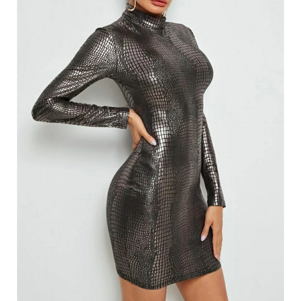 ❗FINAL SALE❗Embossed Metallic Bodycon Dress - Picture 2 of 5
